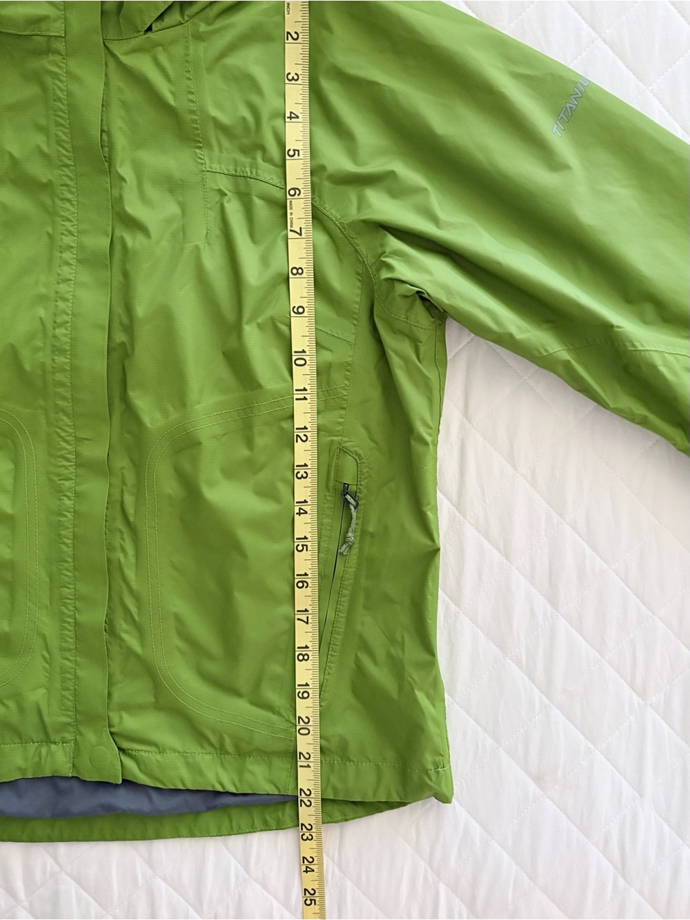 Columbia Titanium Green Waterproof Hooded
Rain Jacket Small - Picture 15 of 16